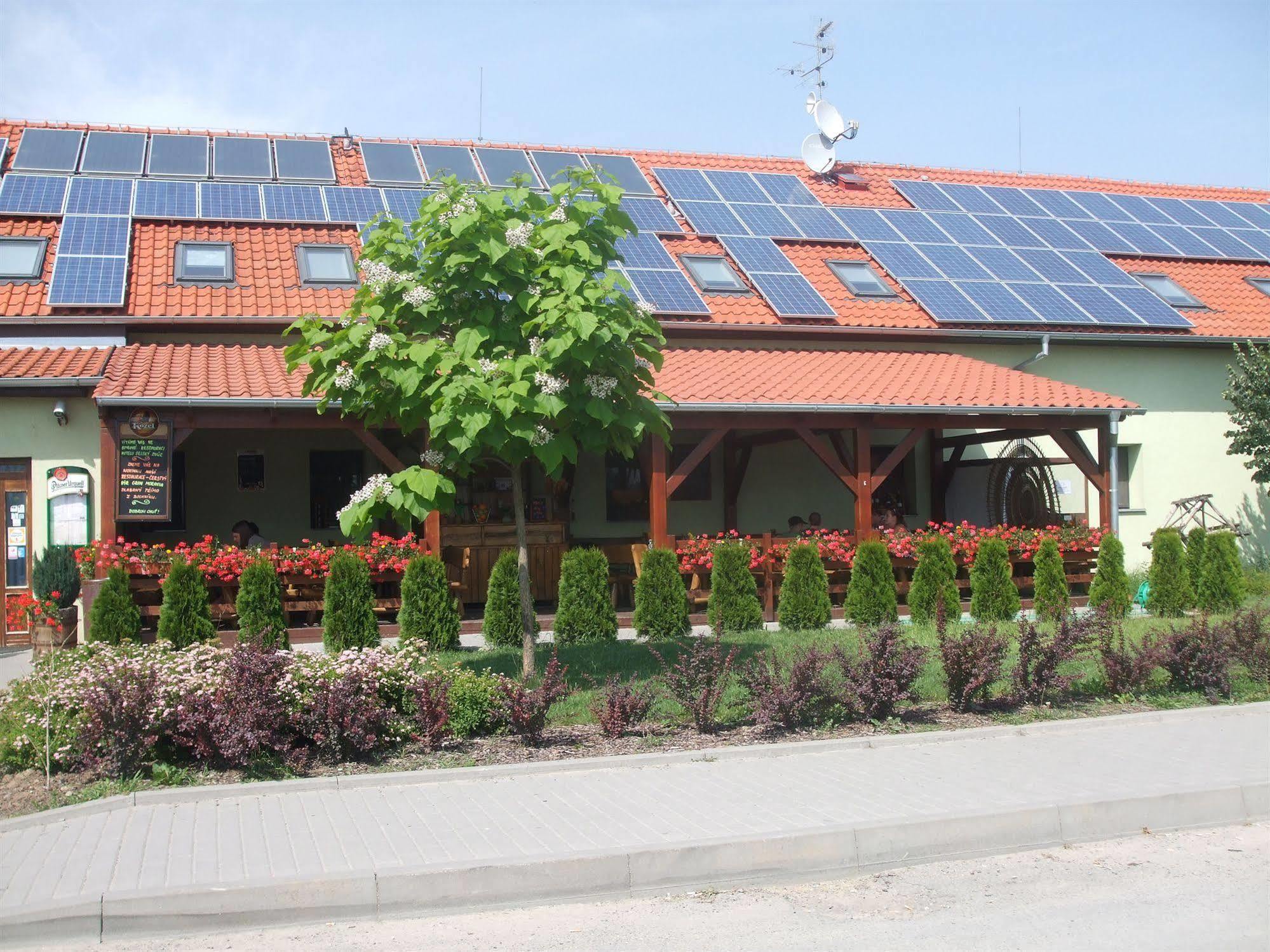 Hotel Selsky Dvur Vyškov Exterior foto